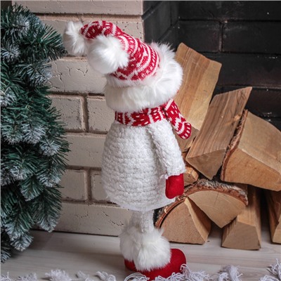 Кукла интерьерная "Снеговик в красной шапочке" 43 см