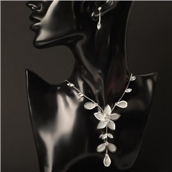 Набор 2 предмета: серьги, колье "Утончённость" зимний цветок, белый в серебре, 40см