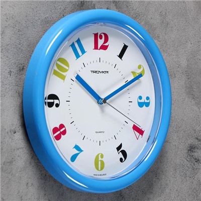 Часы настенные круглые "Цветные цифры", d=24,5 см, рама голубая