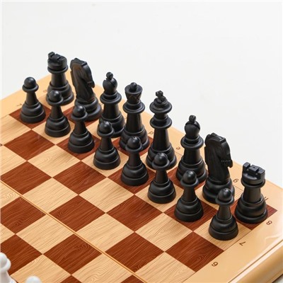 Игра настольная "Шахматы" 32х32 см, фигуры от 4 до 7 см, d=2.6 см