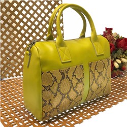 Стильная сумка Walker из натуральной кожи лимонного цвета с лазерными вставками под рептилию.