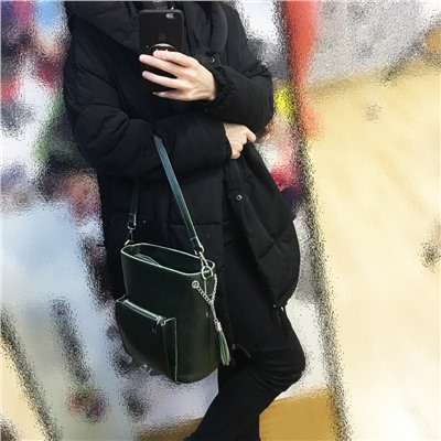Трендовая сумка Roofer с ремнем через плечо из мягкой кожи премиум класса цвета зеленый опал.
