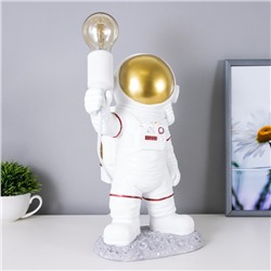Настольная лампа "Астронавт стоя" E27 40Вт белый 21х16х39 см