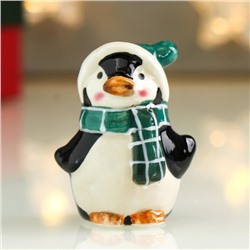 Сувенир керамика "Пингвин Лоло в зелёном новогоднем колпаке и шарфике" 7х4,5х5,5 см