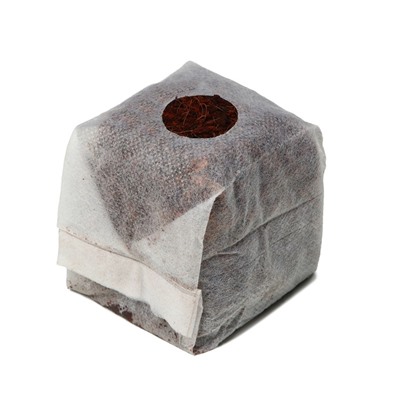 Субстрат кокосовый в кубике, 7 × 7 см, 0.4 л, Greengo