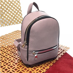 Модный рюкзачок Aiman из прочной эко-кожи с массивной фурнитурой нежно-пурпурного цвета.