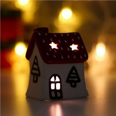 Сувенир керамика свет "Домик, красная крыша, окна-ёлочки" 8,6х5х6,4 см