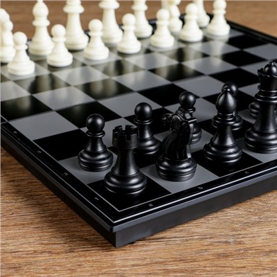 Настольная игра 3 в 1 "Классика": шахматы, шашки, нарды, магнитная доска 32 х 32 см