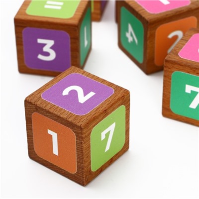 Набор деревянных кубиков с цифрами, 12 шт.
