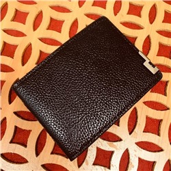 Мужской кошелёк для пластиковых карт Smart из качественной эко-кожи чёрного цвета.