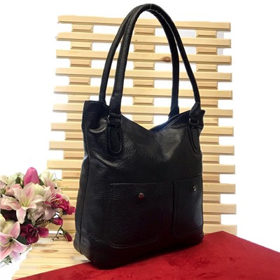 Классическая сумочка Balivia из эко-кожи чёрного цвета.