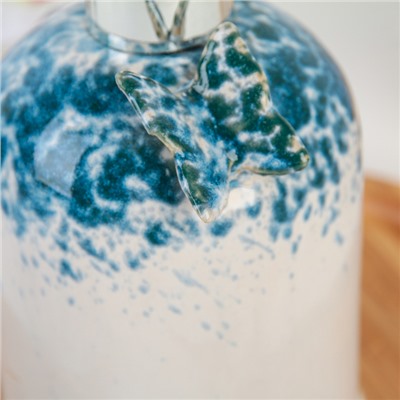 Дозатор для жидкого мыла Доляна «Бабочка», 750 мл, цвет голубой