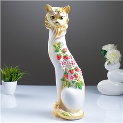 Фигура "Кошка Маркиза" с мелкой клубникой белая 13х15х50 см