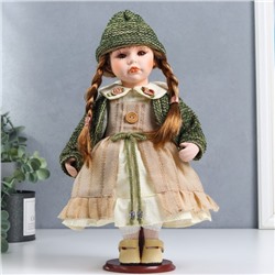 Кукла коллекционная керамика "Василиса в бежевом платье, зелёном жакете" 30 см