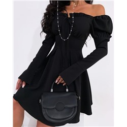 Платье с открытыми плечами черное O114