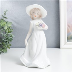 Сувенир керамика "Девочка с цветами и в шляпке" 19,7х8,5х11,3 см