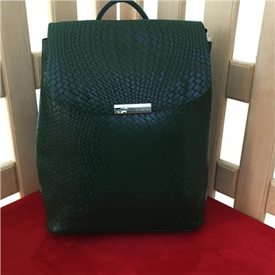 Оригинальный рюкзак-трансформер Beatris из текстурной натуральной кожи цвета зеленый опал.