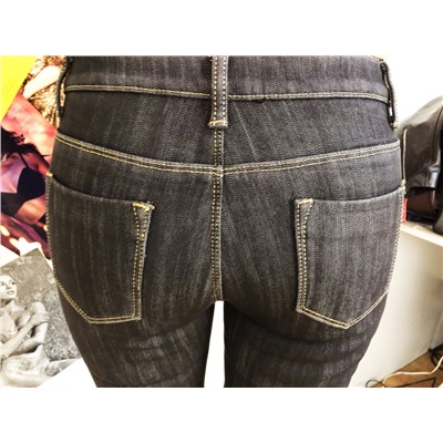 Размер 40-42. Рост 160. Женские утепленные джинсы C.V.B. черного цвета со светлыми переходами.