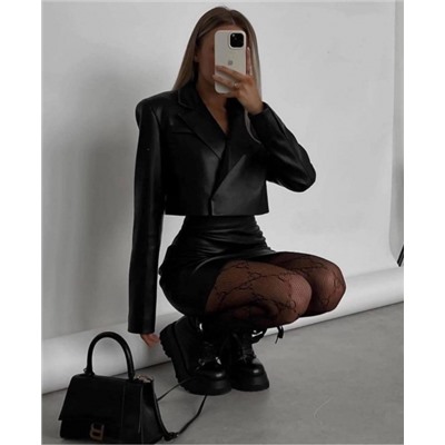 Костюм эко-кожа пиджак и юбка черный B77
