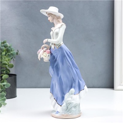 Сувенир керамика "Девушка в голубой юбке, зелёном жакете, в шляпке, с корзиной роз" 30 см