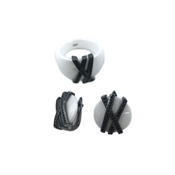 Набор серьги с кольцом керамика белая с черной эмалью