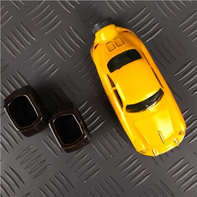 Коньячный набор "Машина ретро" жёлтая, 3 предмета, 100 мл, 2 рюмки