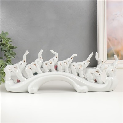 Сувенир керамика "Семь слонов на волне" белые 13х33,7х7,5 см