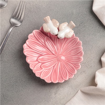 Блюдо «Голубки на цветке», 16×14×5 см, цвет розовый