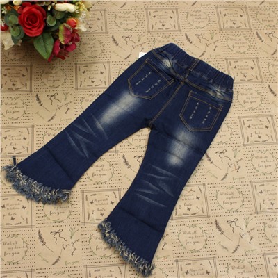 Рост 74-80 см. Модные джинсы для девочки Susie темно-синего цвета с бахромой, эффектом потертости и цветочным принтом.