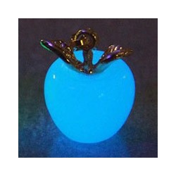 LGK001-3 Светящийся кулон Яблоко 19х14мм, нефрит, цвет свечения синий