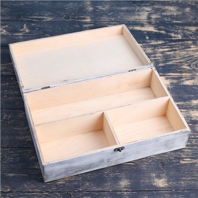 Подарочный ящик 34×21.5×10.5 см деревянный 3 отдела, с закрывающейся крышкой, состаренный