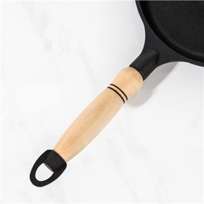 Сковорода, d=18 см, деревянная ручка, антипригарное покрытие, цвет чёрный