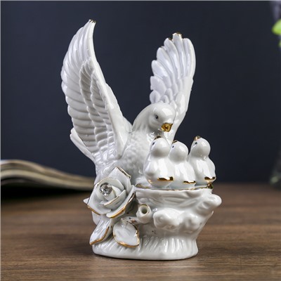 Сувенир керамика "Белый голубь с птенчиками" со стразами 13,5х11х7 см