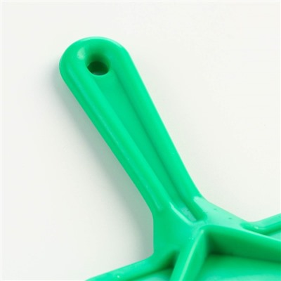 Пуходёрка "Симпл" с каплями, с пластиковой ручкой 9,2 х 13,2 см, зелёная