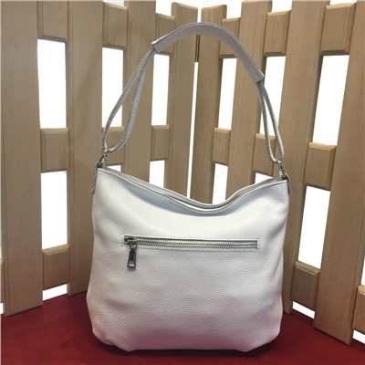 Дизайнерская сумка Miamo из матовой мелкозернистой натуральной кожи белого цвета.