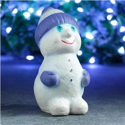 Фигура "Снеговичок" в фиолетовой шапке 17х10х9см