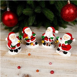Сувенир полистоун "Дед Мороз в красном кафтане с фонариком" МИКС 7,3х5,3х4 см