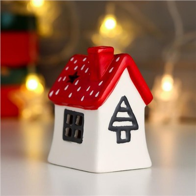 Сувенир керамика свет "Домик, красная крыша, окна-ёлочки" 8,6х5х6,4 см