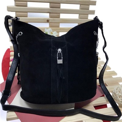 Стильная сумка Mondiale с ремнем через плечо из натуральной замши и эко-кожи чёрного цвета.