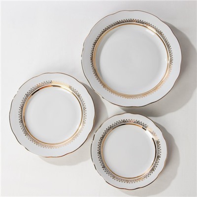 Набор тарелок с вырезным краем «Классические», 18 предметов
