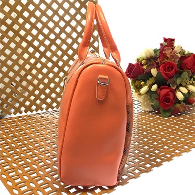 Стильная сумка Walker из натуральной кожи апельсинового цвета с лазерными вставками под рептилию.