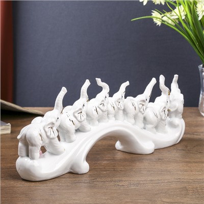 Сувенир керамика "Семь слонов на волне" белые 13х33,7х7,5 см