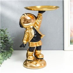 Сувенир полистоун подставка "Космонавт в золотом" 28х20х17 см
