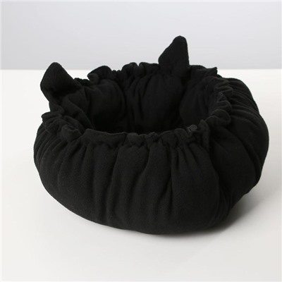 Лежанка для кошек на стяжке с ушками, цвет чёрный 55 см