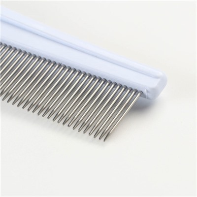 Расчёска "Комфорт" с прямыми заострёнными зубьями, нескользящая ручка, 21 х 4 см, голубая