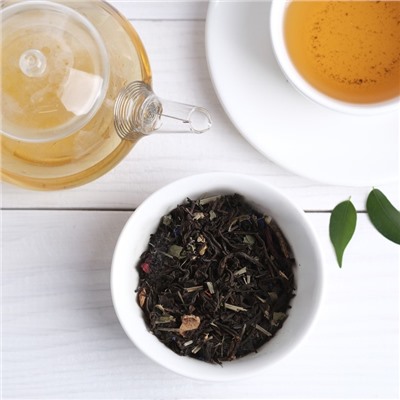 Чай чёрный «Чай-мурчай», 50 г, с каркаде и травами