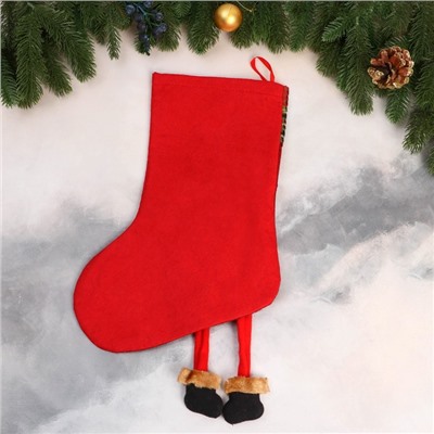 Носок для подарков "Дед Мороз с длинными ножками, снежинка" 26х39 см, красный